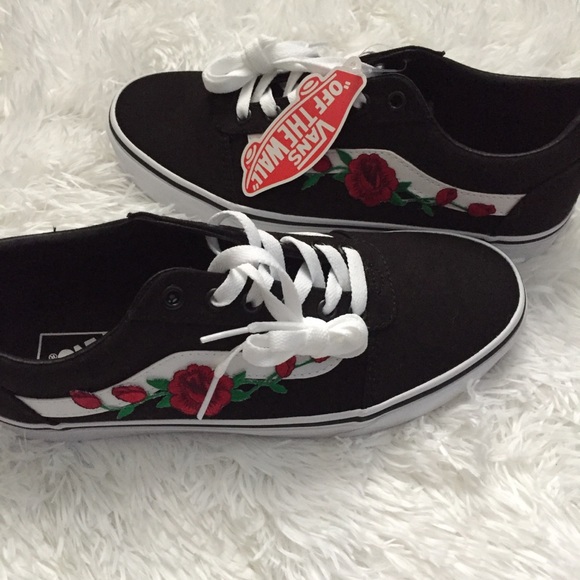 Black vans with red rose - Picture 3 of 4